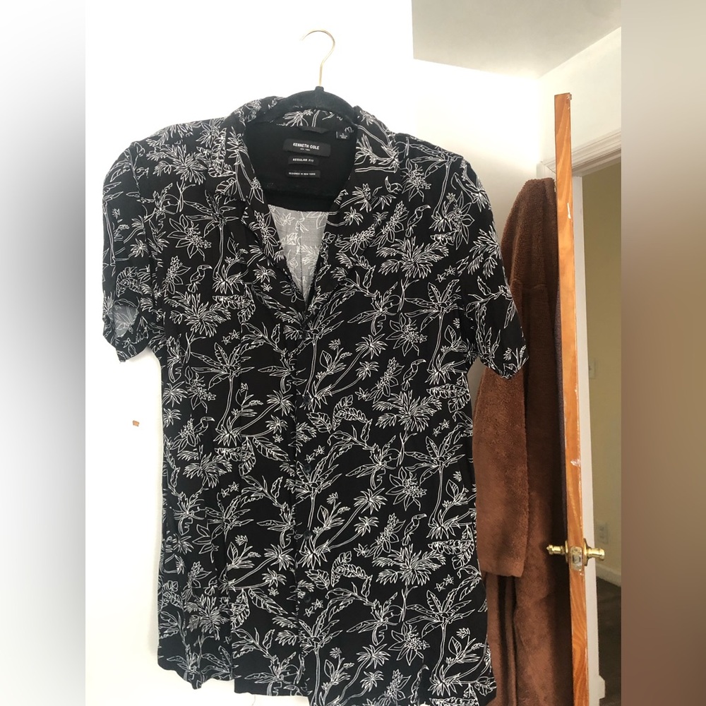 Kenneth Cole Black Short-Sleeve Floral Button-Down Shirt